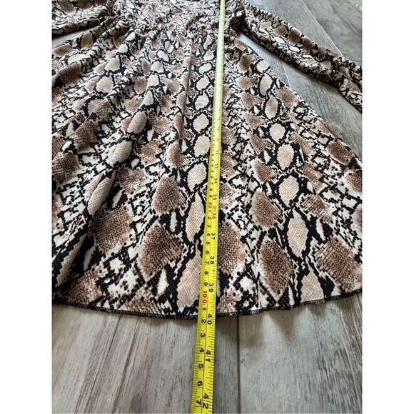 SHEIN animal print knee length/below the knee dress size M - Picture 9 of 12